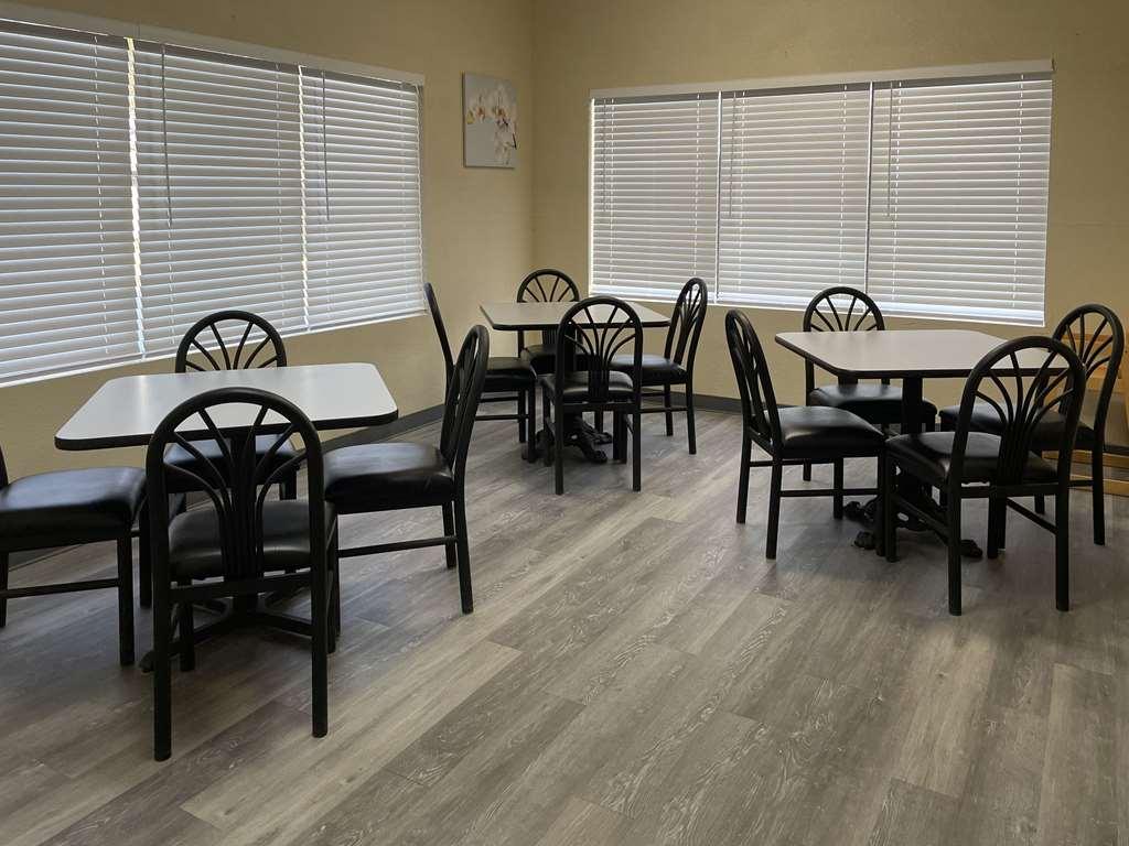 Econo Lodge Inn & Suites Sweetwater Restaurant photo